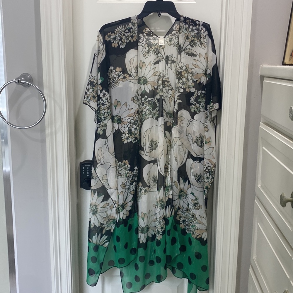 Kimono from Cato’s. Sheer floral with gold pinstripes, off-white floral polkadot